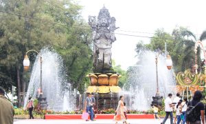 Catur Muka Statue