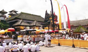 Illustration of worship at temple.