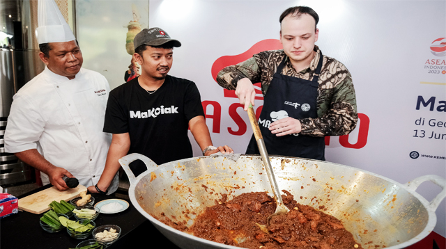 Cooking class of rendang