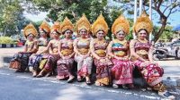 Balinese girls