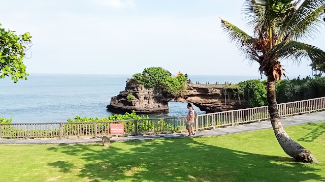 Batubolong Temple