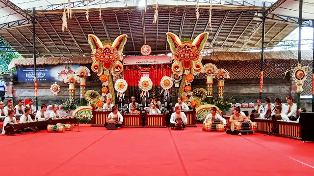 Gamelan troupe