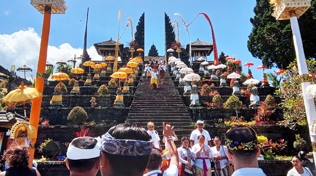 Ida Bhatara Turun Kabeh